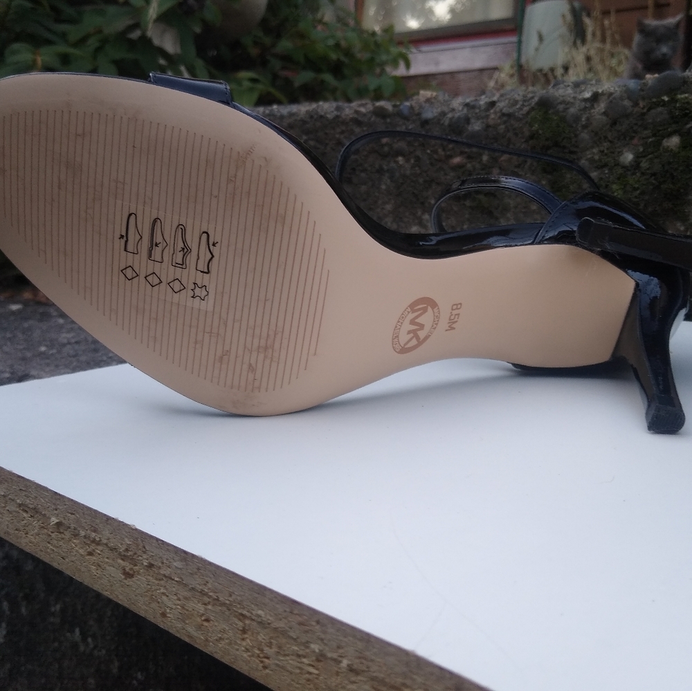 Michael Kors Patent Leather Sexy Christmas Sandals - Picture 9 of 12